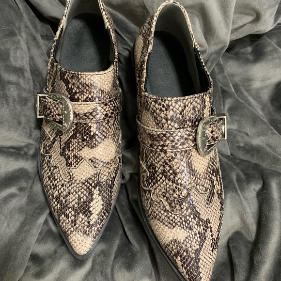 Snake skin print Ankle Boots - Picture 4 of 7